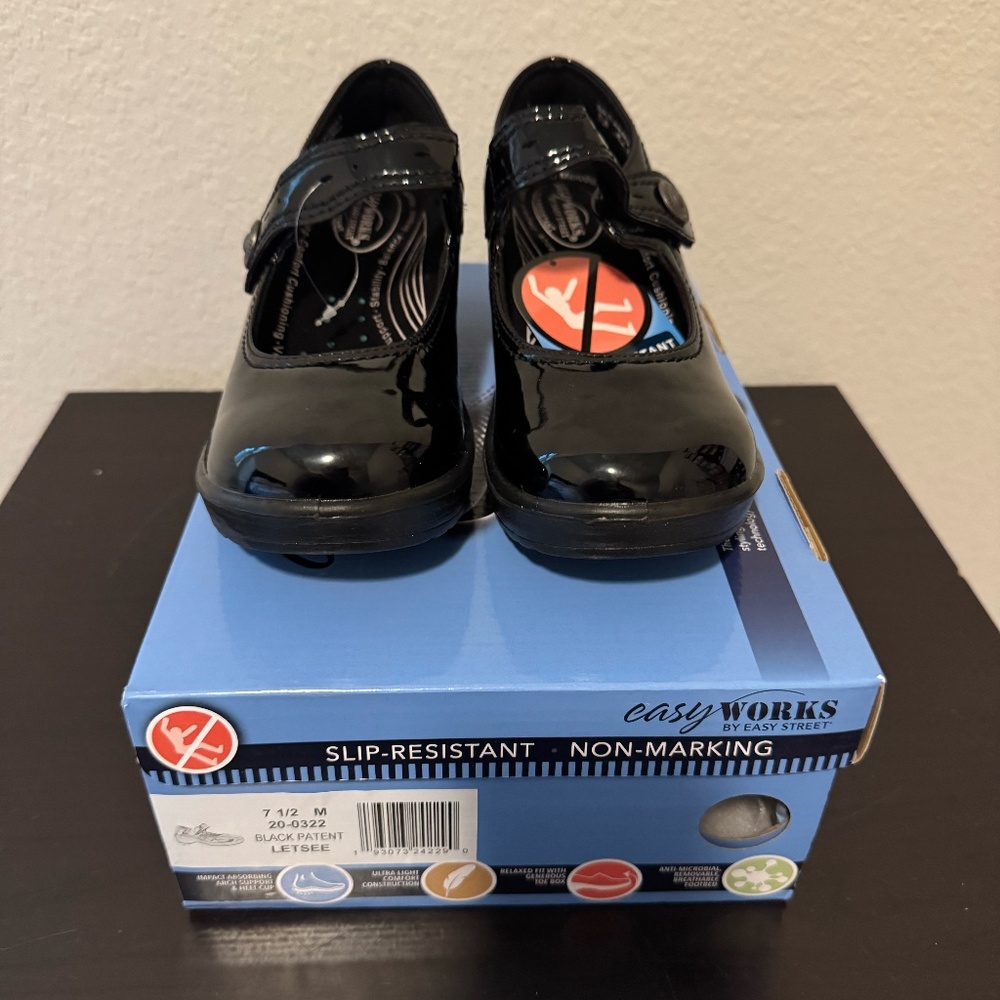 Easy Street Easy Works by Women's Letsee Mary Jane Clogs Size 7.5 Black Patent